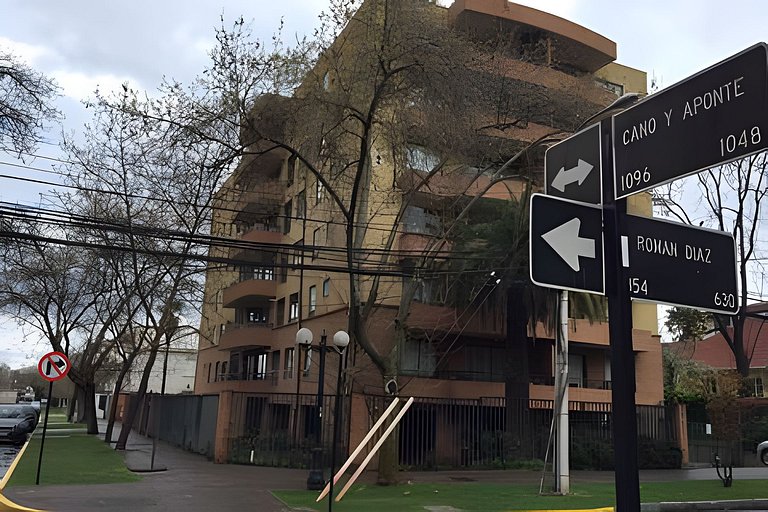 1 BR Suite Doble, Barrio Tranquilo en Providencia
