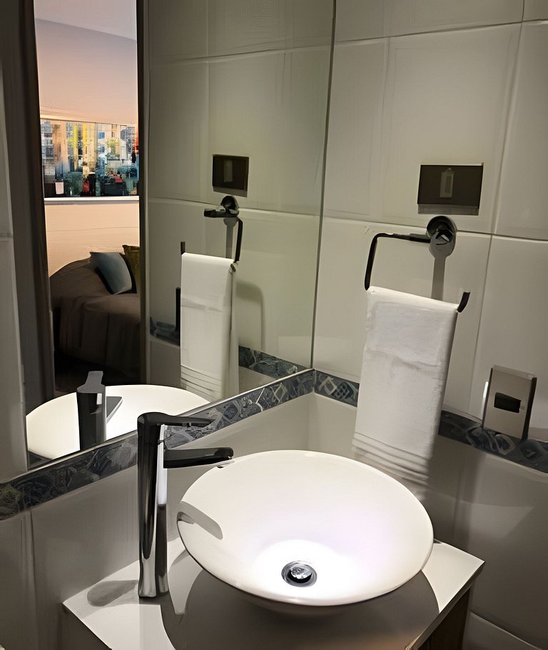 Tranquilo y Luminoso, Con balcón y buena conexión