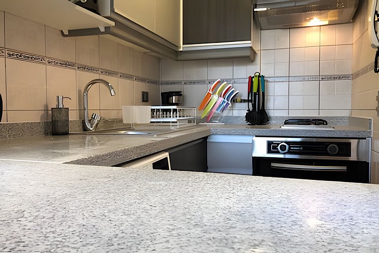 Tranquilo y Luminoso, Con balcón y buena conexión