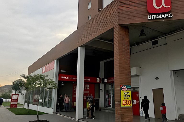 Gran Vista, Calma y Luz, Equipado cerca del metro