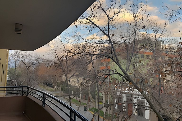 Moderno y Luminoso: con balcón y gran conectividad