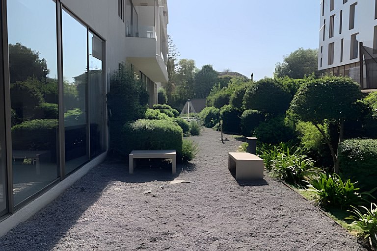 Oasis Urbano en Barrio Tranquilo y Conectado