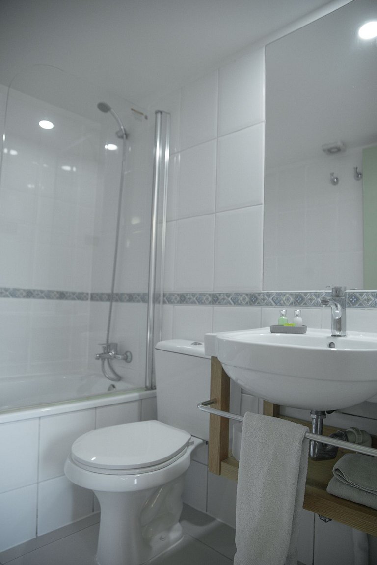 1 BR Suite Doble, Barrio Tranquilo en Providencia