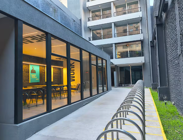 Base urbana en Santa Lucía, Excelente conectividad