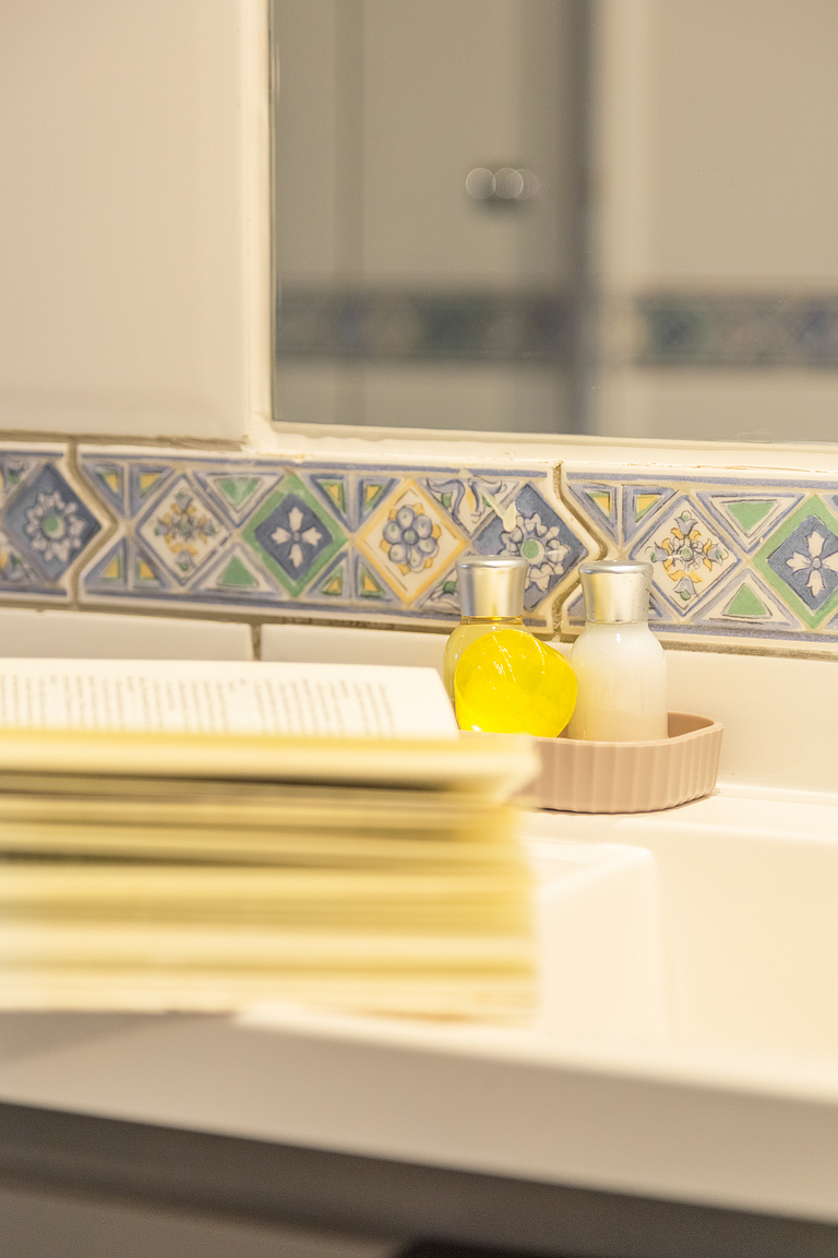 Balcón y barrio tranquilo · Buena conexión