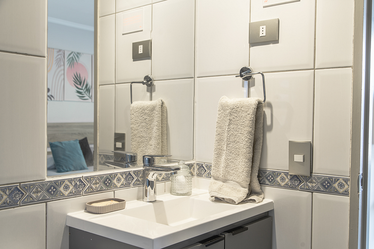 Balcón y barrio tranquilo · Buena conexión