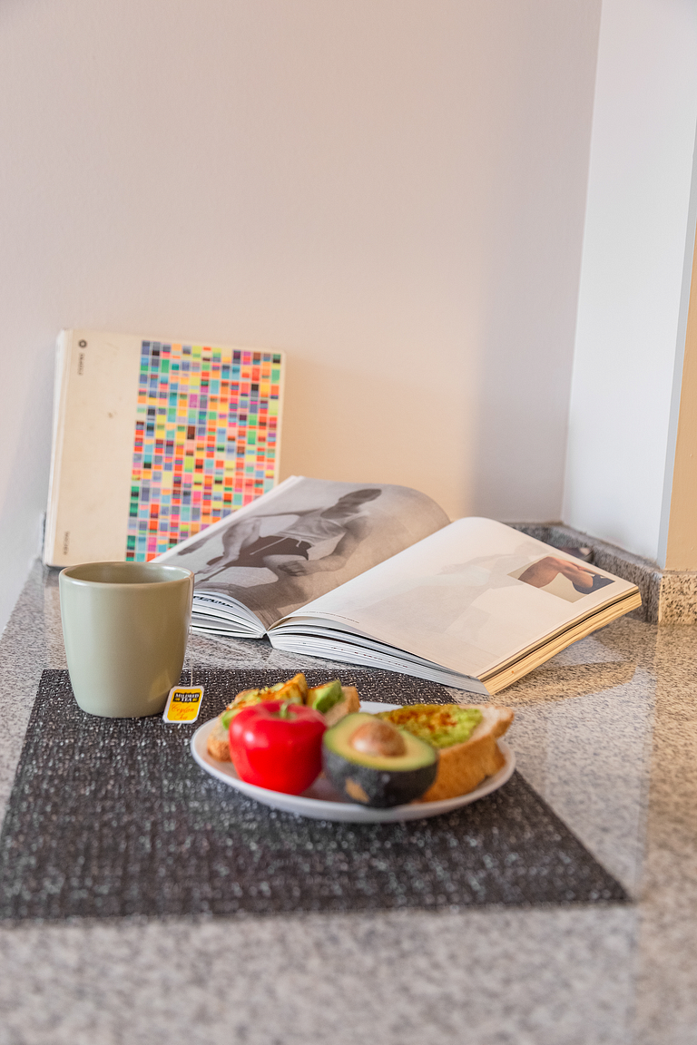 Balcón y barrio tranquilo · Buena conexión