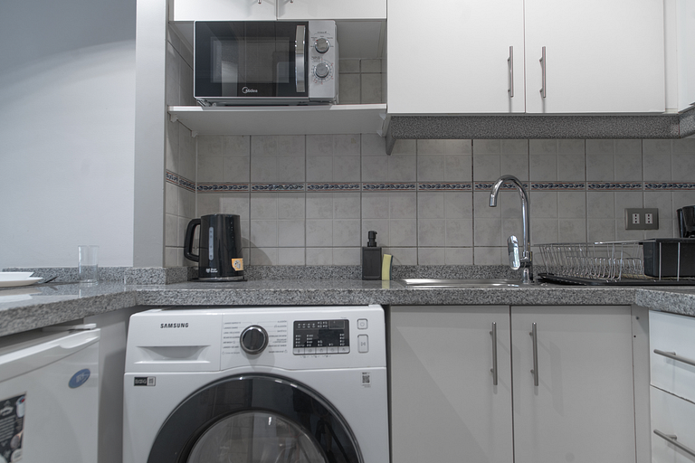 Balcón y barrio tranquilo · Buena conexión