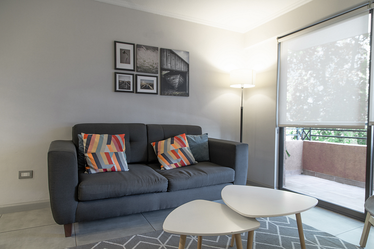 Balcón y barrio tranquilo · Buena conexión