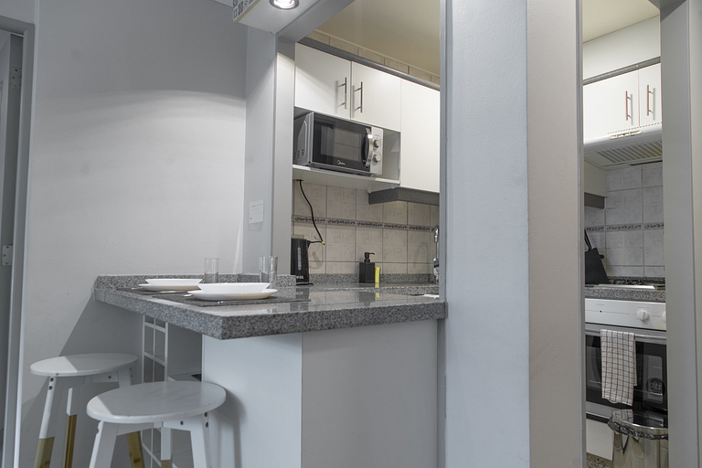 Balcón y barrio tranquilo · Buena conexión