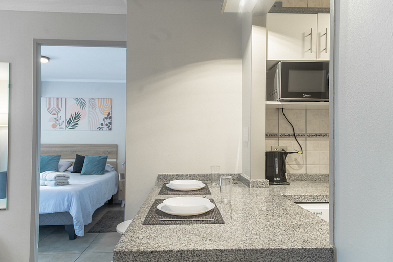 Balcón y barrio tranquilo · Buena conexión